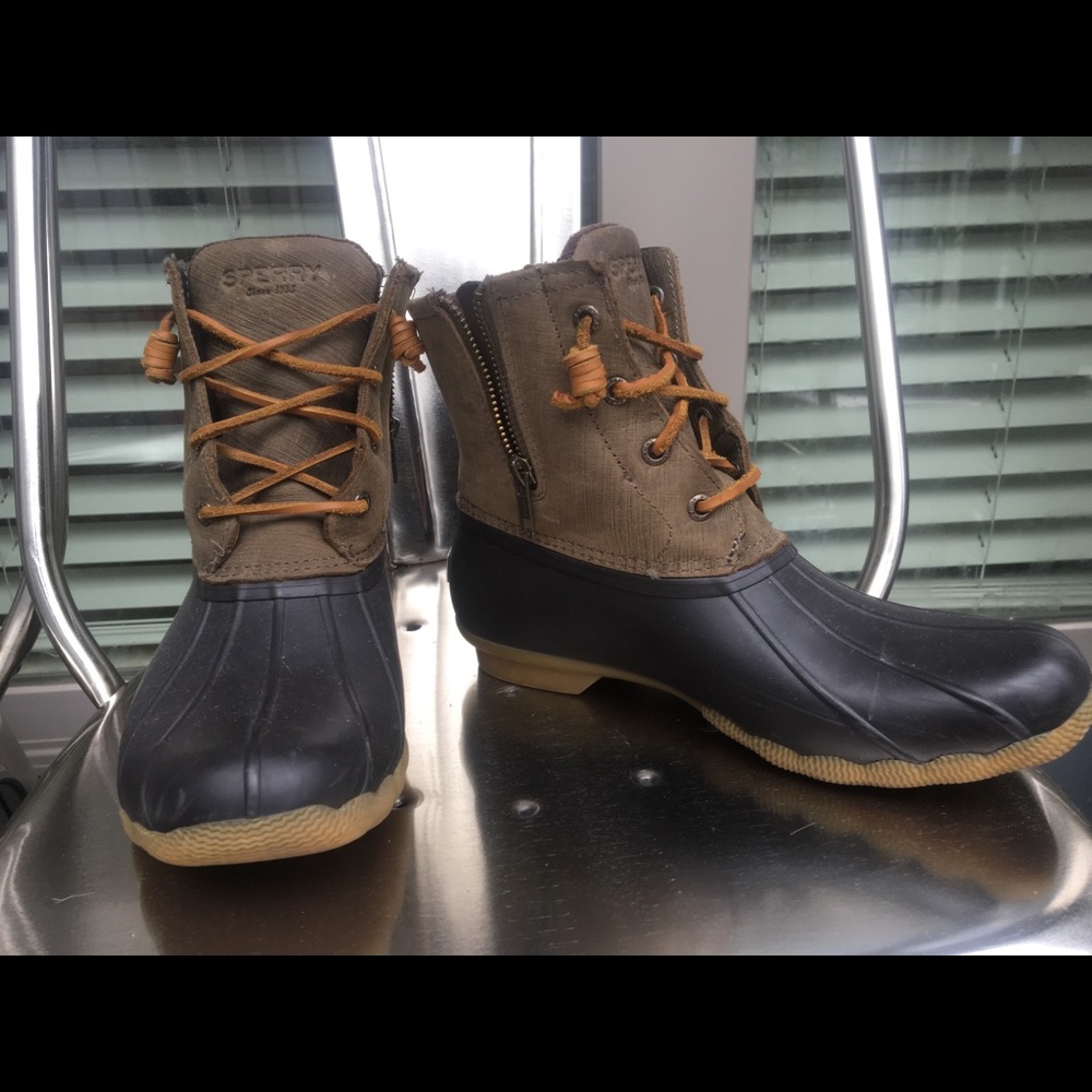 Sperry Duck Boots - Women Size 8
